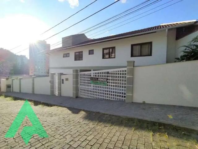 Casa / Sobrado para Venda em Blumenau/SC Garcia 4 Quartos
