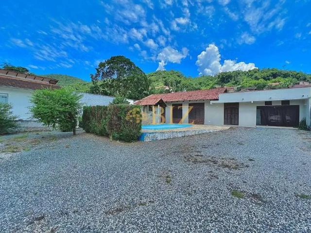 Casa / Sobrado para Venda em Blumenau/SC Garcia 4 Quartos