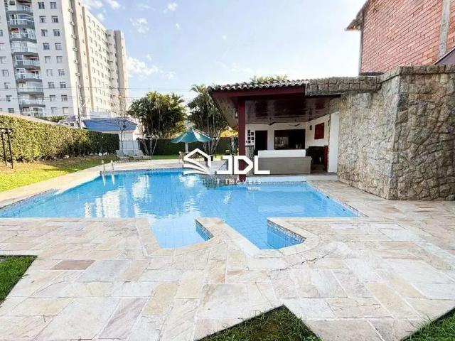 Casa / Sobrado para Venda em Blumenau/SC Garcia 5 Quartos