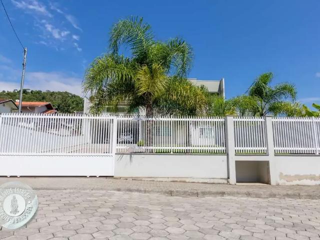 Casa / Sobrado para Venda em Blumenau/SC Garcia 5 Quartos