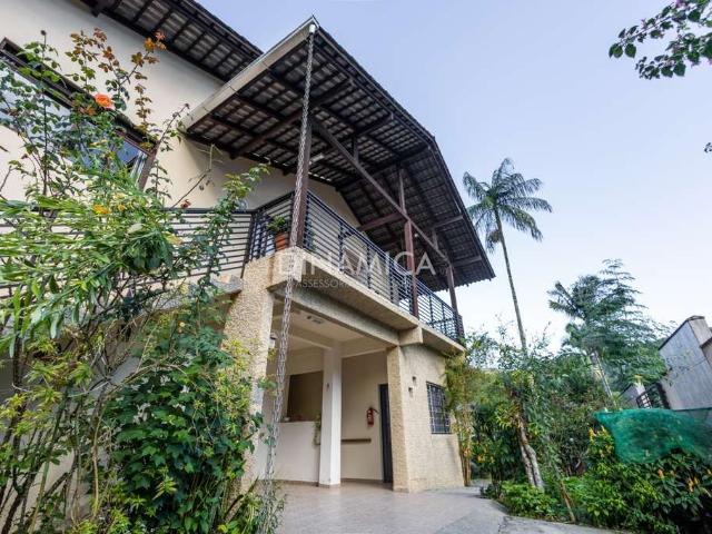 Casa / Sobrado para Venda em Blumenau/SC Garcia 6 Quartos