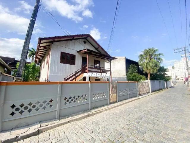 Casa / Sobrado para Venda em Blumenau/SC Garcia 6 Quartos
