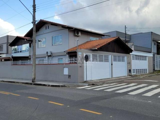Casa / Sobrado para Venda em Blumenau/SC Itoupava Norte 7 Quartos
