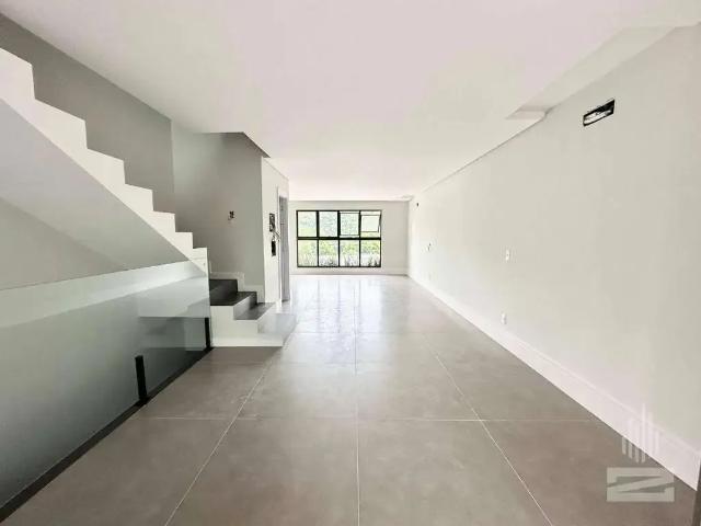 Casa / Sobrado para Venda em Blumenau/SC Ponta Aguda 3 Quartos