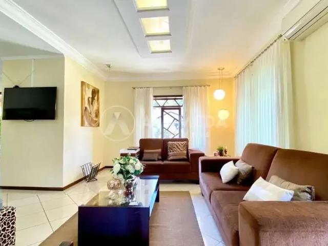Casa / Sobrado para Venda em Blumenau/SC Ponta Aguda 5 Quartos