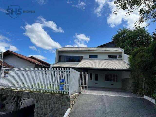Casa / Sobrado para Venda em Blumenau/SC Ponta Aguda 5 Quartos