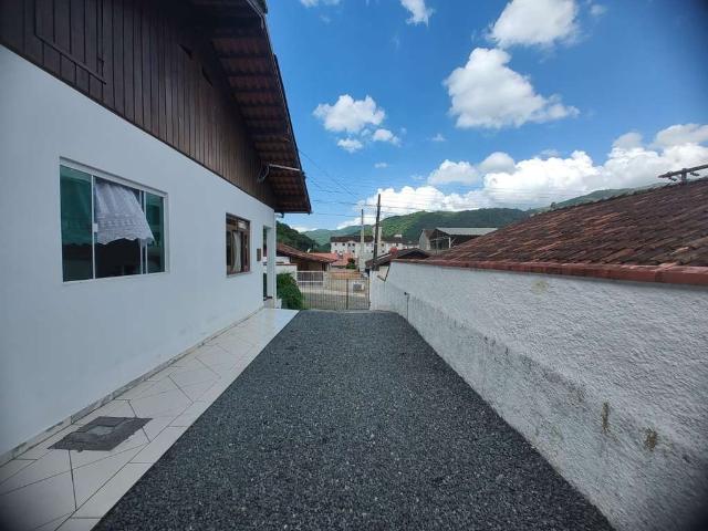 Casa / Sobrado para Venda em Blumenau/SC Progresso 4 Quartos