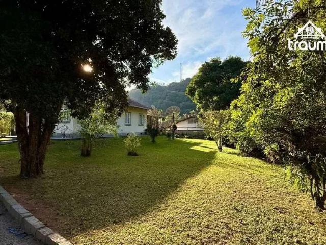 Casa / Sobrado para Venda em Blumenau/SC Progresso 4 Quartos