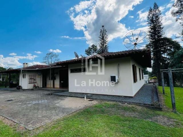 Casa / Sobrado para Venda em Blumenau/SC Salto Weissbach 5 Quartos