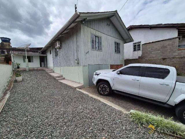 Casa / Sobrado para Venda em Blumenau/SC Salto 3 Quartos