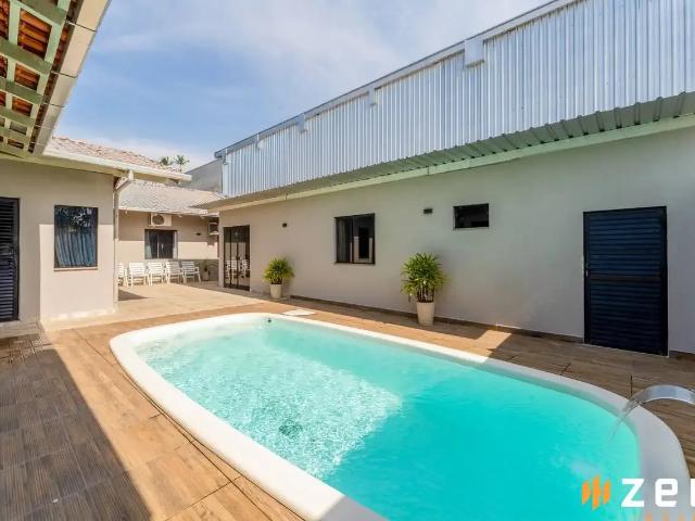Casa / Sobrado para Venda em Blumenau/SC Salto 4 Quartos
