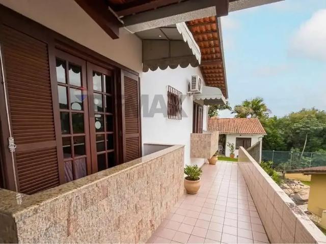 Casa / Sobrado para Venda em Blumenau/SC Valparaíso 5 Quartos
