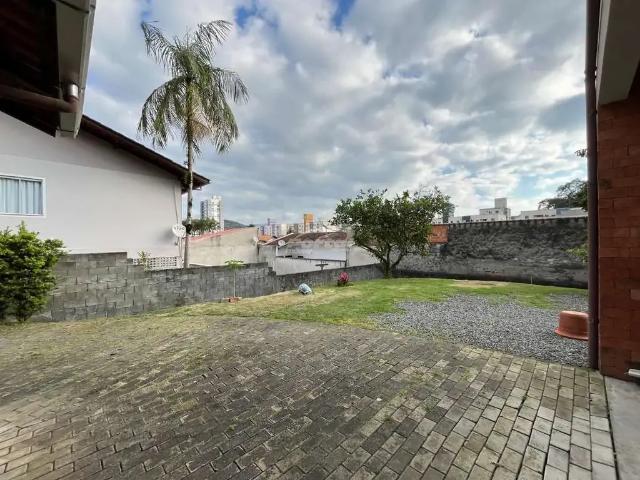 Casa / Sobrado para Venda em Blumenau/SC Velha Central 3 Quartos