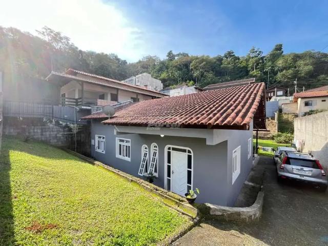 Casa / Sobrado para Venda em Blumenau/SC Velha Central 3 Quartos