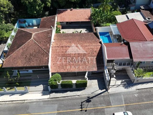 Casa / Sobrado para Venda em Blumenau/SC Velha 3 Quartos