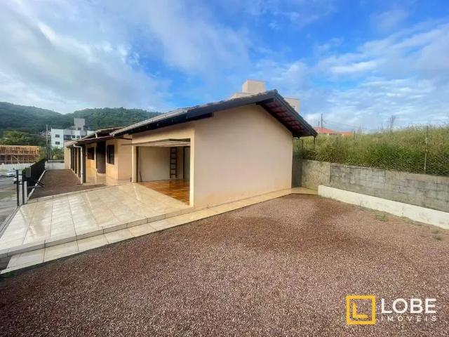 Casa / Sobrado para Venda em Blumenau/SC Velha 3 Quartos