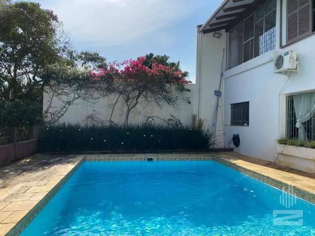 Casa / Sobrado para Venda em Blumenau/SC Velha 4 Quartos