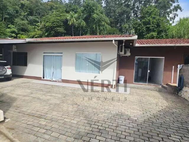 Casa / Sobrado para Venda em Blumenau/SC Velha 4 Quartos