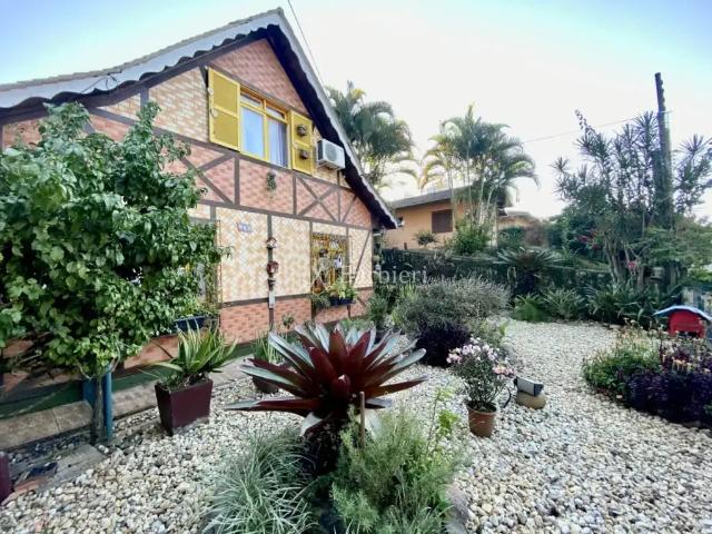 Casa / Sobrado para Venda em Blumenau/SC Velha 4 Quartos