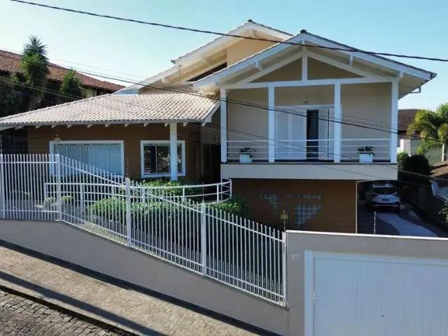 Casa / Sobrado para Venda em Blumenau/SC Velha 4 Quartos