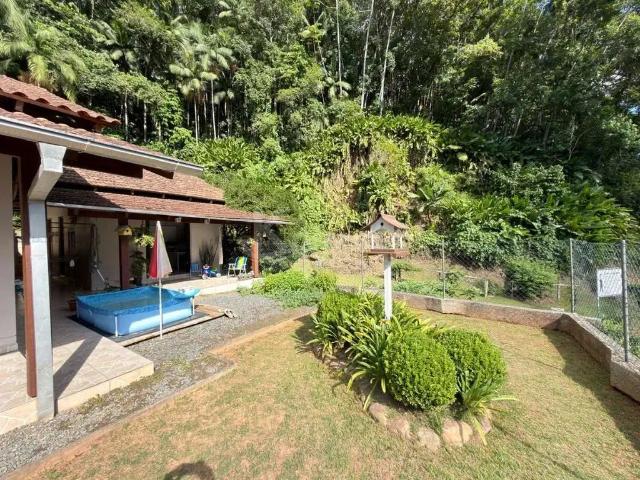 Casa / Sobrado para Venda em Blumenau/SC Vila Itoupava 3 Quartos