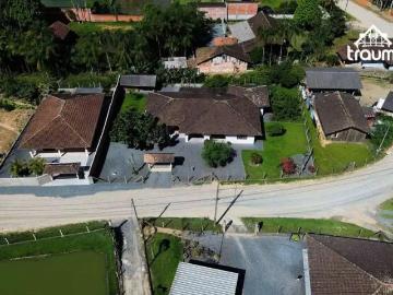 Balneário Piçarras - Varanda, Garagem, Churrasqueira