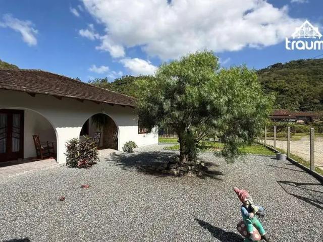 Casa / Sobrado para Venda em Blumenau/SC Vila Itoupava 4 Quartos