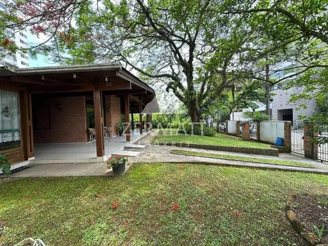 Casa / Sobrado para Venda em Blumenau/SC Vila Nova 4 Quartos