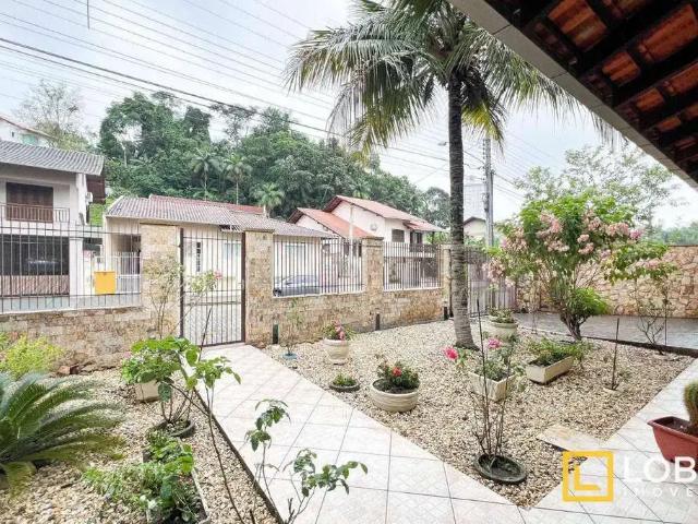 Casa / Sobrado para Venda em Blumenau/SC Vila Nova 4 Quartos