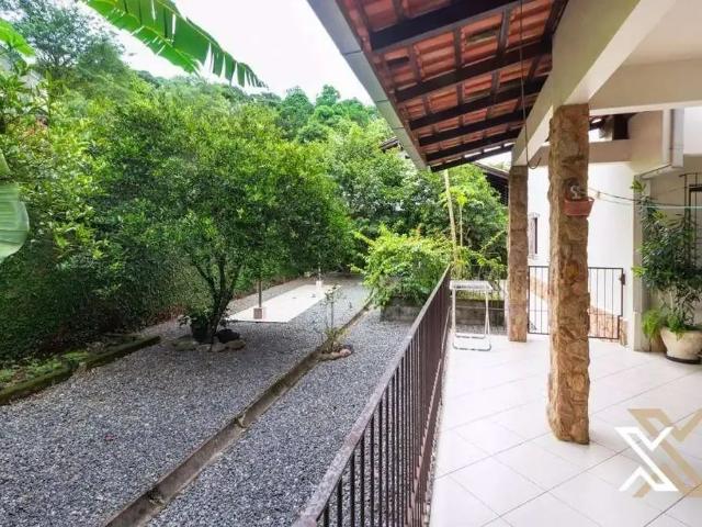 Casa / Sobrado para Venda em Blumenau/SC Vila Nova 4 Quartos