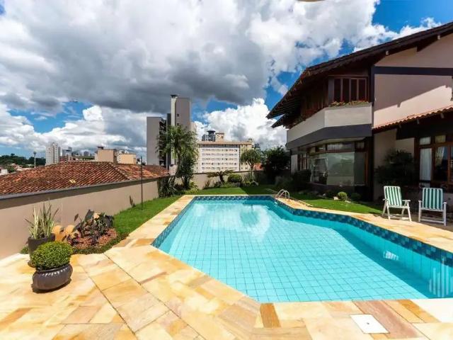 Casa / Sobrado para Venda em Blumenau/SC Vila Nova 4 Quartos