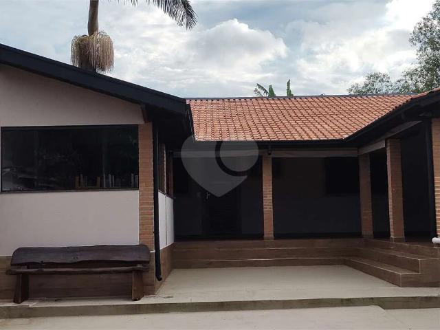 Casa / Sobrado para Venda em Brotas/SP Centro 2 Quartos