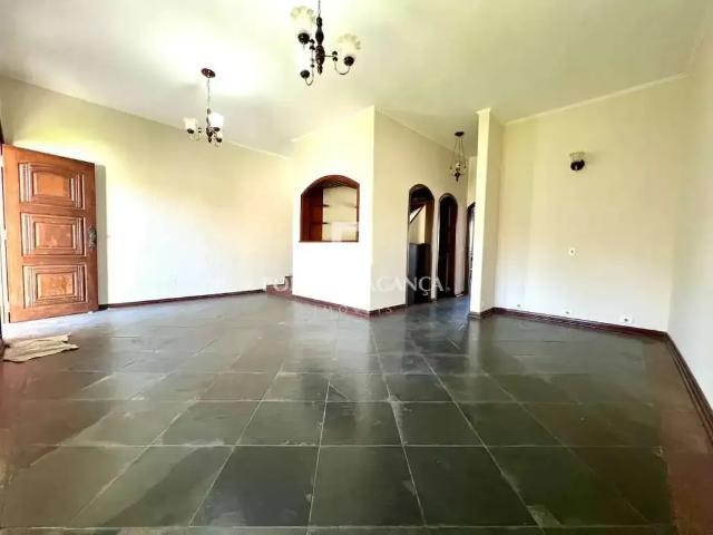 Casa / Sobrado para Venda em Bragança Paulista/SP Jardim Europa 4 Quartos