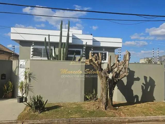 Casa / Sobrado para Venda em Bragança Paulista/SP Lagos de Santa Helena 3 Quartos