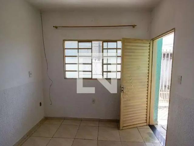 Casa / Sobrado para Venda em Brasília/DF Ceilândia 4 Quartos