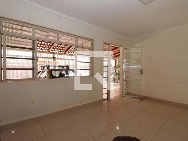 Casa / Sobrado para Venda em Brasília/DF Guará I 3 Quartos