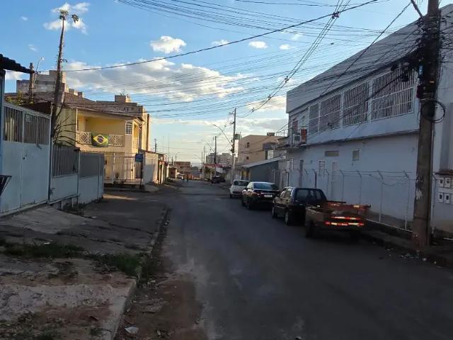 Casa / Sobrado para Venda em Brasília/DF Samambaia Norte Samambaia 4 Quartos