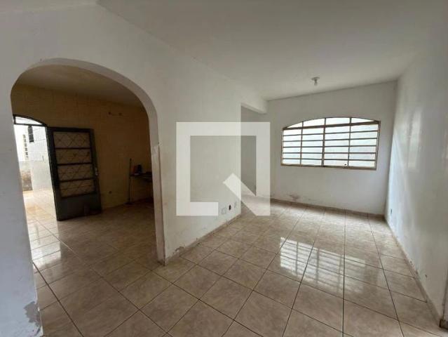 Casa / Sobrado para Venda em Brasília/DF Taguatinga 4 Quartos
