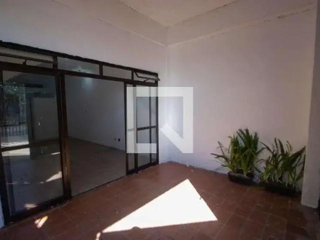 Casa / Sobrado para Venda em Brasília/DF Taguatinga Centro Taguatinga 2 Quartos