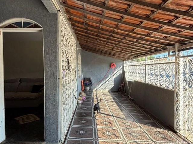 Casa / Sobrado para Venda em Brasília/DF Taguatinga Norte 3 Quartos