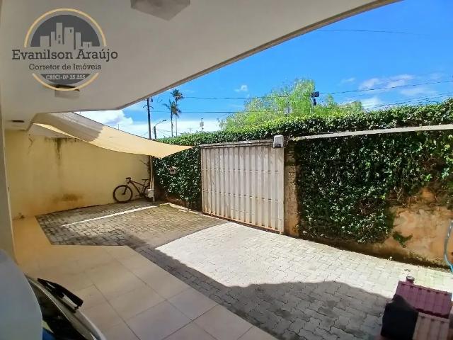 Casa / Sobrado para Venda em Brasília/DF Taguatinga Sul Taguatinga 5 Quartos