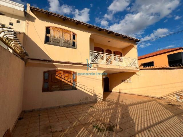 Casa / Sobrado para Venda em Brasília/DF Taguatinga Sul Taguatinga 6 Quartos