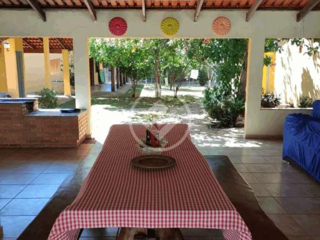 Casa / Sobrado para Venda em Britânia/GO Setor Central 5 Quartos