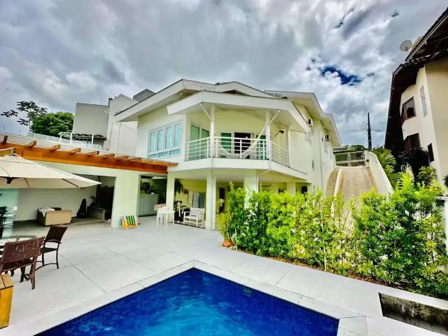 Casa / Sobrado para Venda em Brusque/SC Centro I 3 Quartos