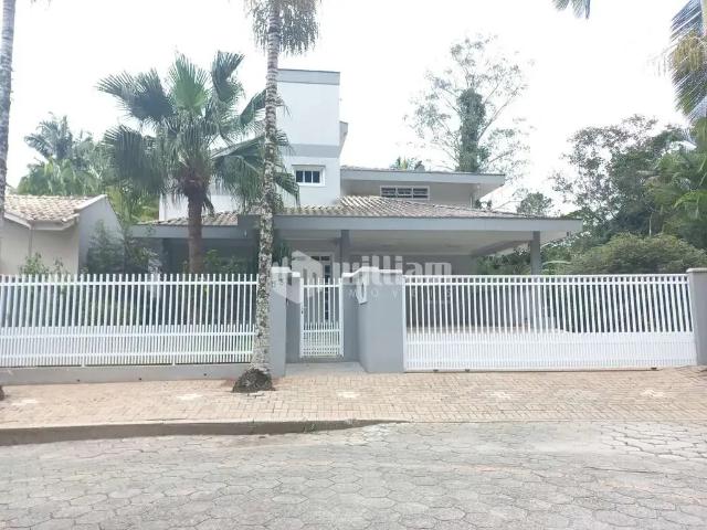 Casa / Sobrado para Venda em Brusque/SC Centro I 4 Quartos