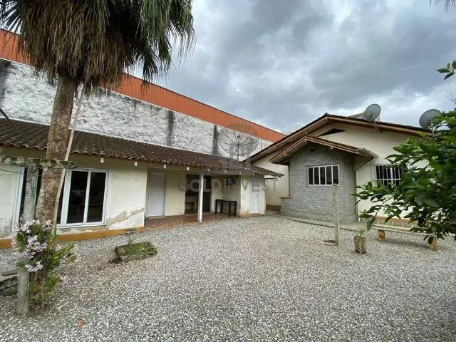 Casa / Sobrado para Venda em Brusque/SC Centro I 4 Quartos