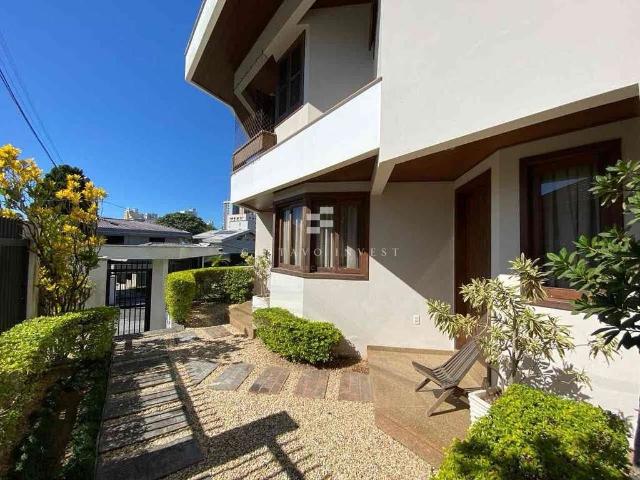 Casa / Sobrado para Venda em Brusque/SC Centro I 5 Quartos