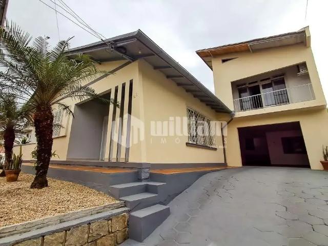 Casa / Sobrado para Venda em Brusque/SC Centro I 5 Quartos