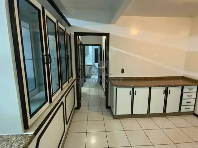 Casa / Sobrado para Venda em Brusque/SC São Pedro 5 Quartos