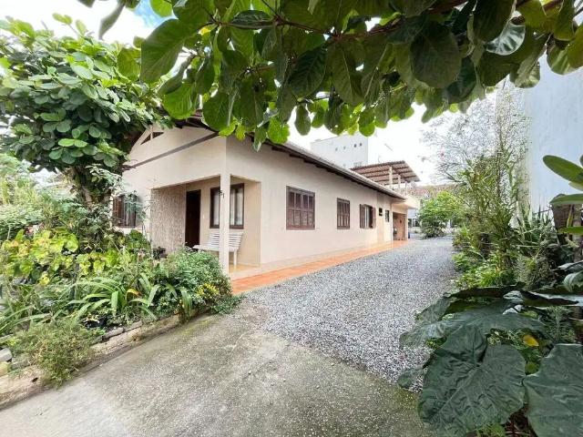 Casa / Sobrado para Venda em Brusque/SC Santa Terezinha 4 Quartos